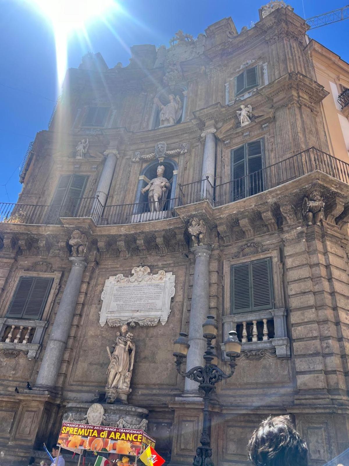 Greta'S Apartment Discesa Delle Capre ปาแลร์โม ภายนอก รูปภาพ